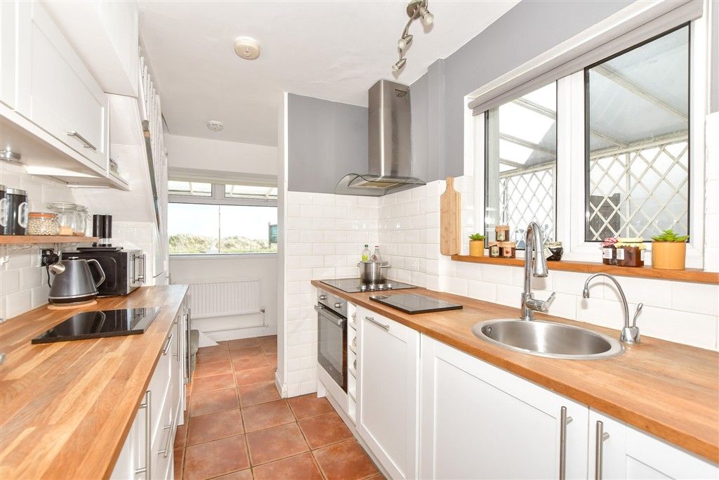 Property photo 2 of 12 Kitchen