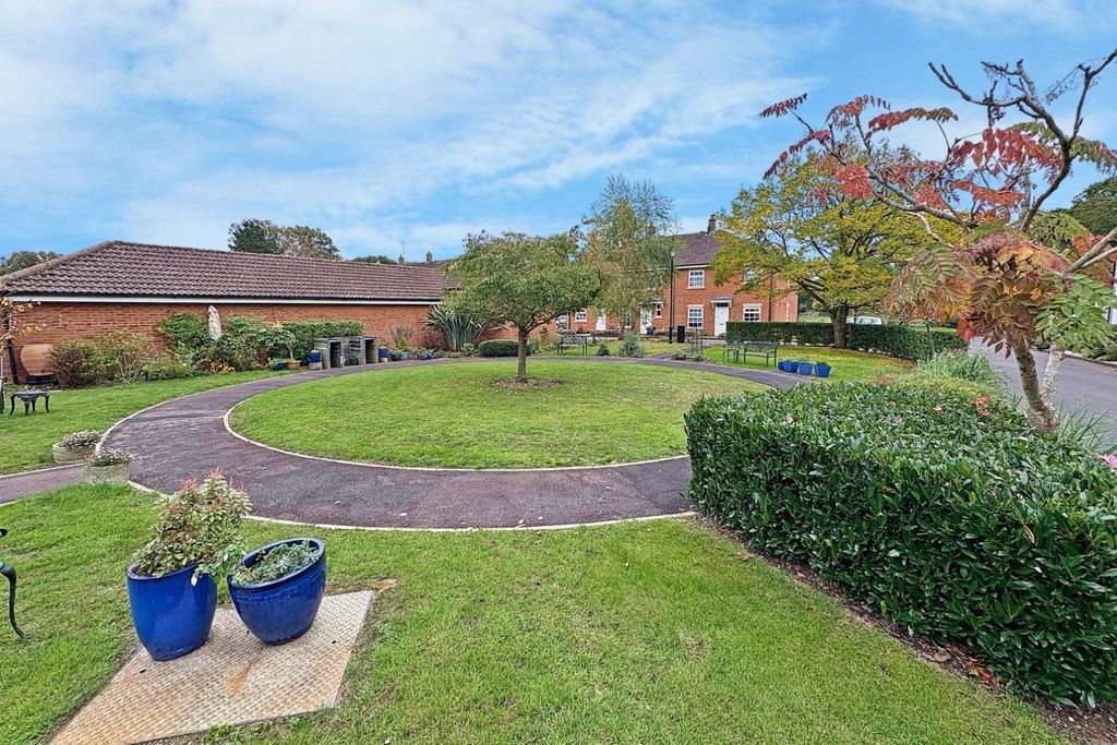 Property photo 2 of 11 4619222