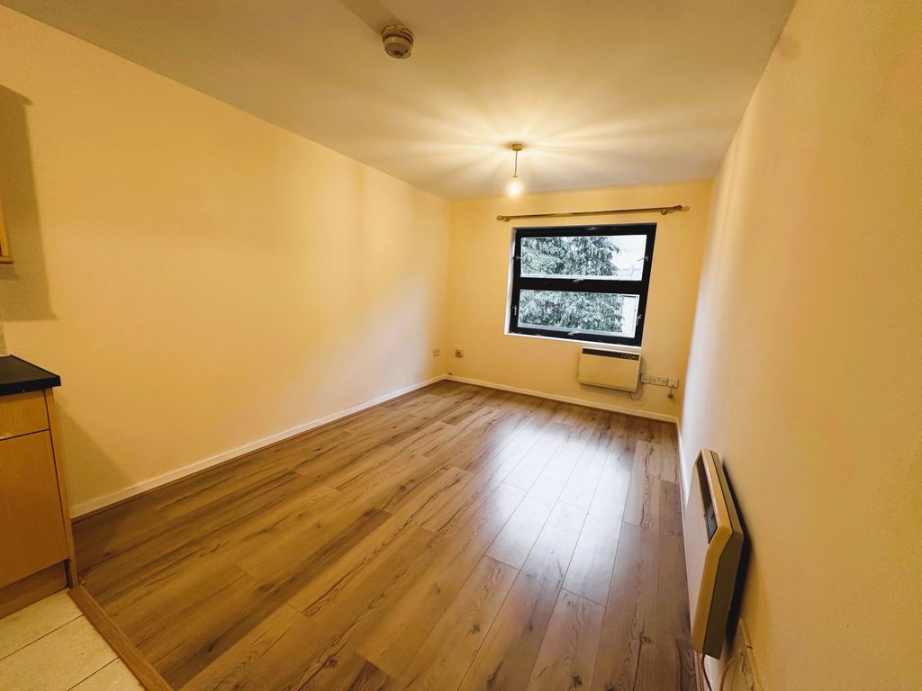 Property photo 3 of 6 Living