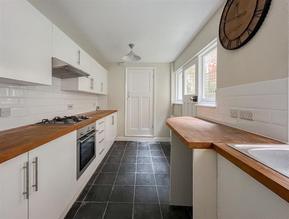Property photo 2 of 26