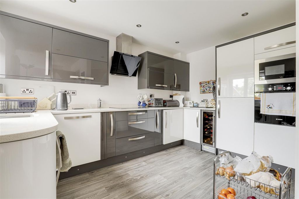 Property photo 3 of 21 13.Jpg