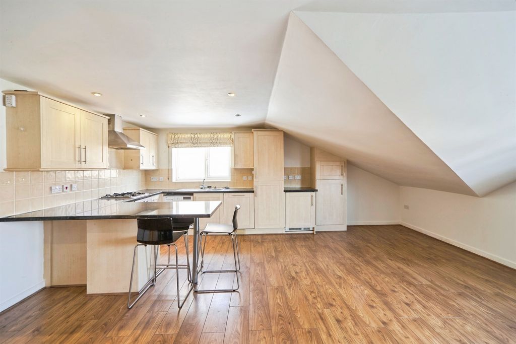 Additional image 11 of 3 bed flat for saleOwlcotes Road, Pudsey LS28