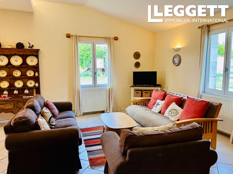 Property photo 2 of 10