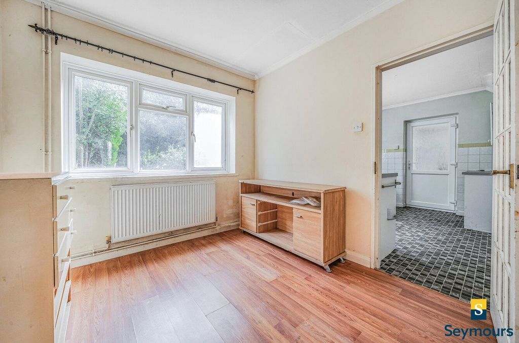 Property photo 3 of 12 Dining Room