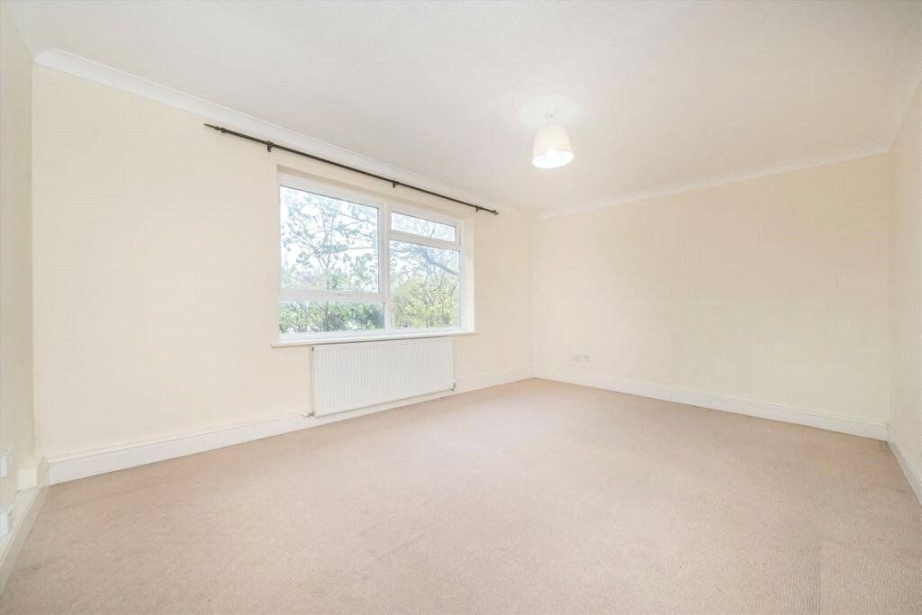 Property photo 3 of 7 Living Room