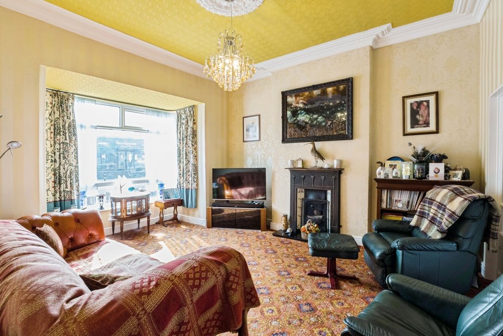 Property photo 3 of 39 Pbox-Img.Jpg