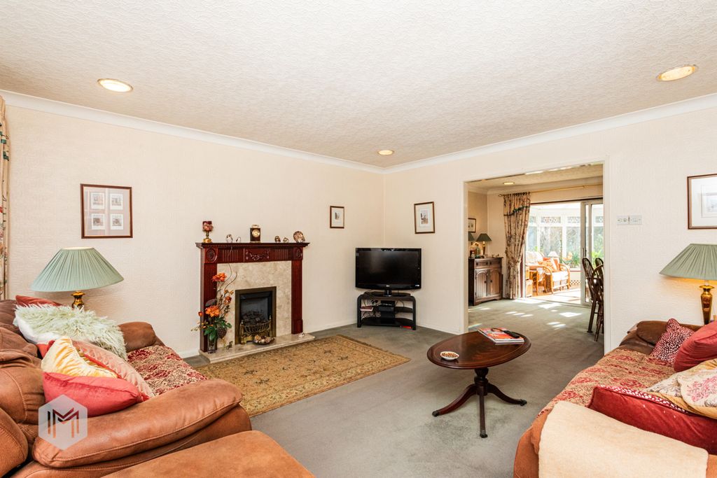 Property photo 2 of 27 Picture No. 22
