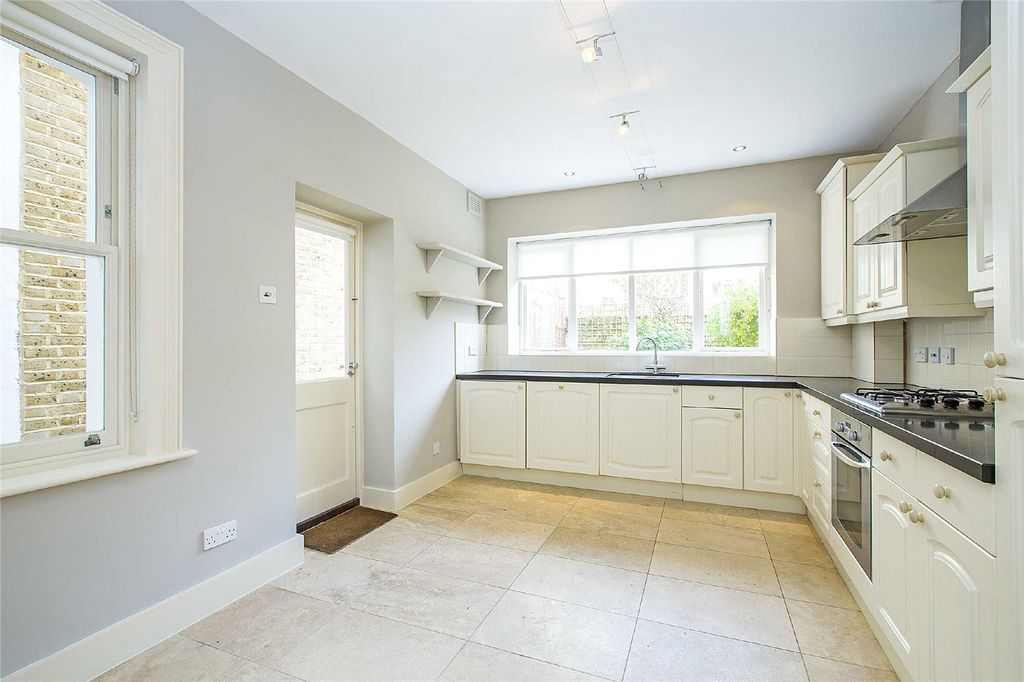 Property photo 3 of 10 Picture No. 05