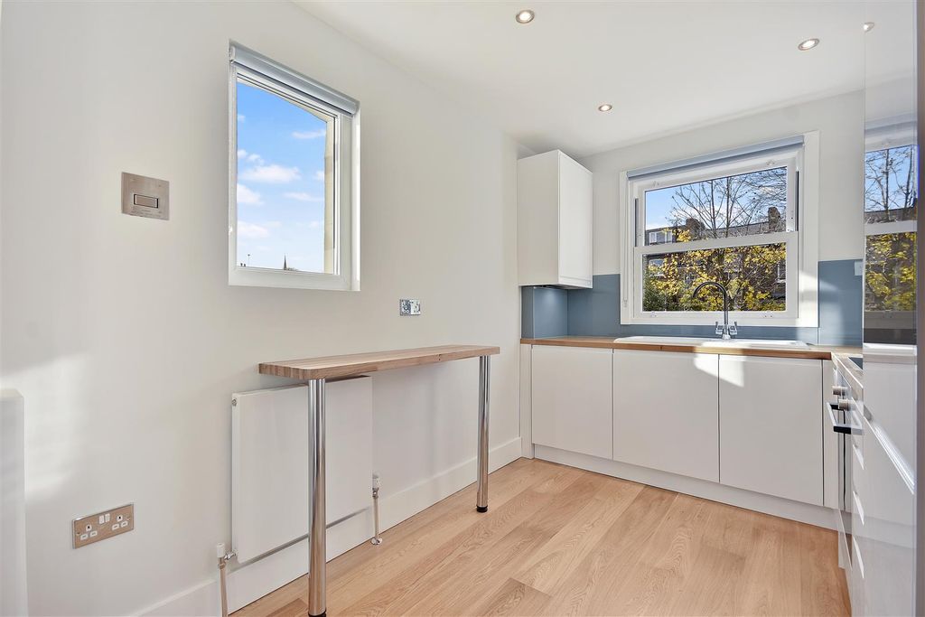 Property photo 3 of 12 Fbl - Applegarth Road - Kitchen3 (1).Jpg