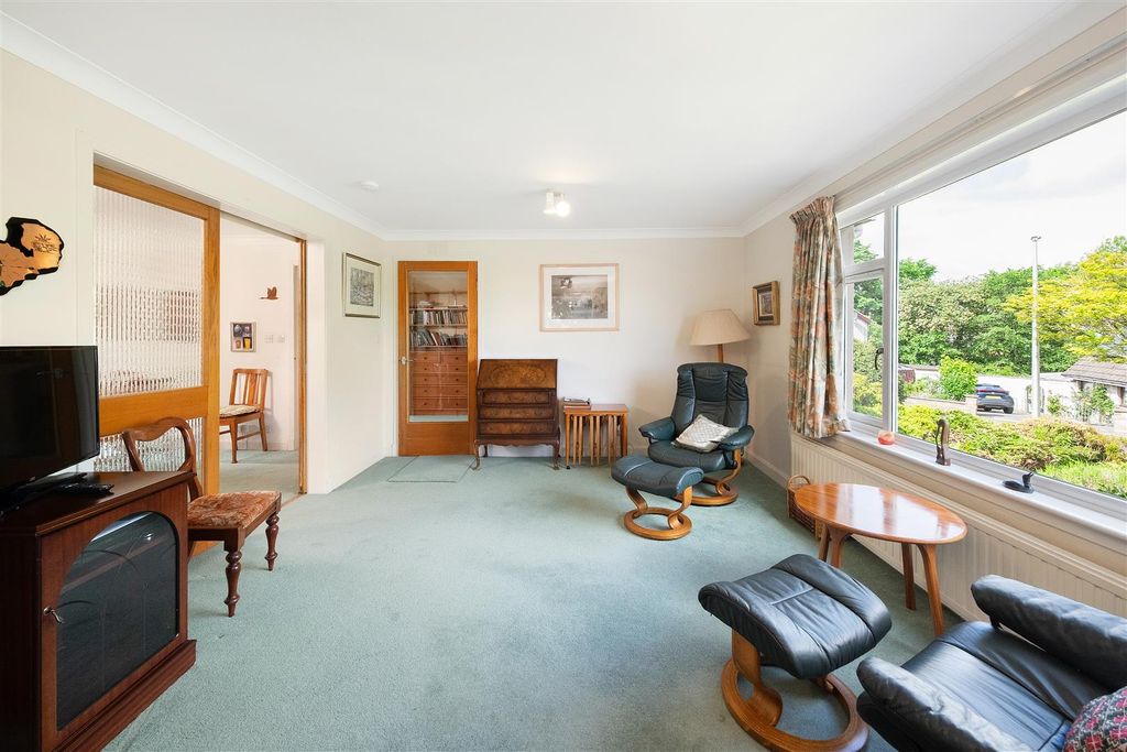 Property photo 3 of 37