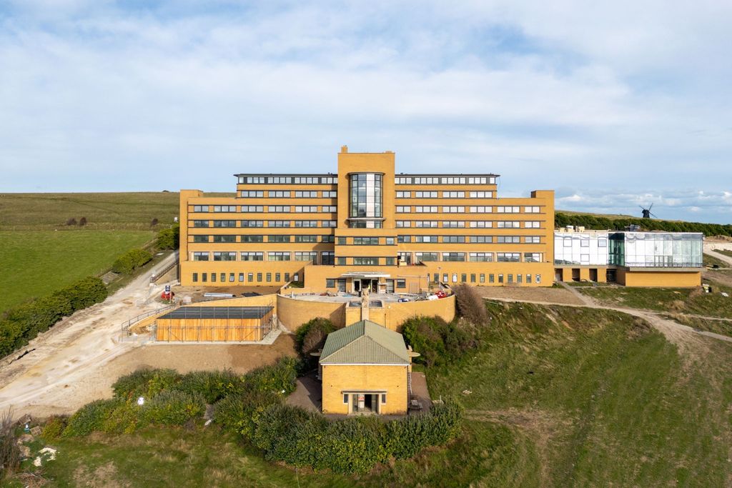 Property photo 3 of 20 4439883