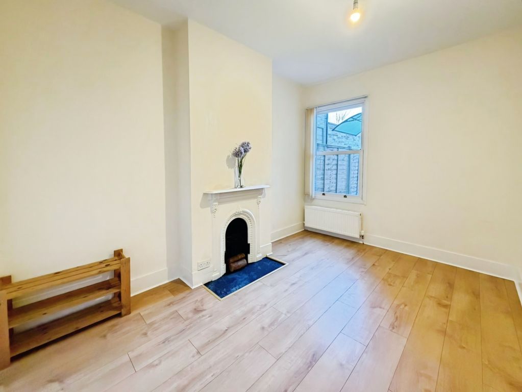 Property photo 3 of 14 Pbox-Img.Jpg