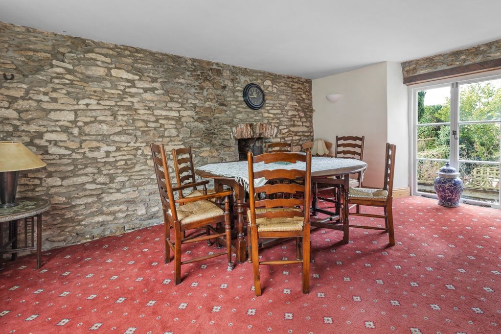 Property photo 3 of 21 Dining Room