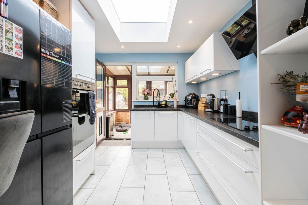 Property photo 2 of 18