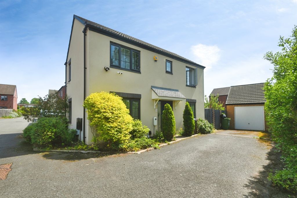 Property photo 1 of 18
