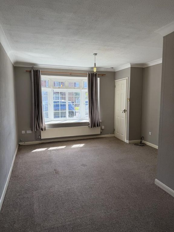 Property photo 3 of 13 Living Room