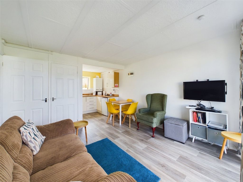Property photo 3 of 10 Picture No. 06