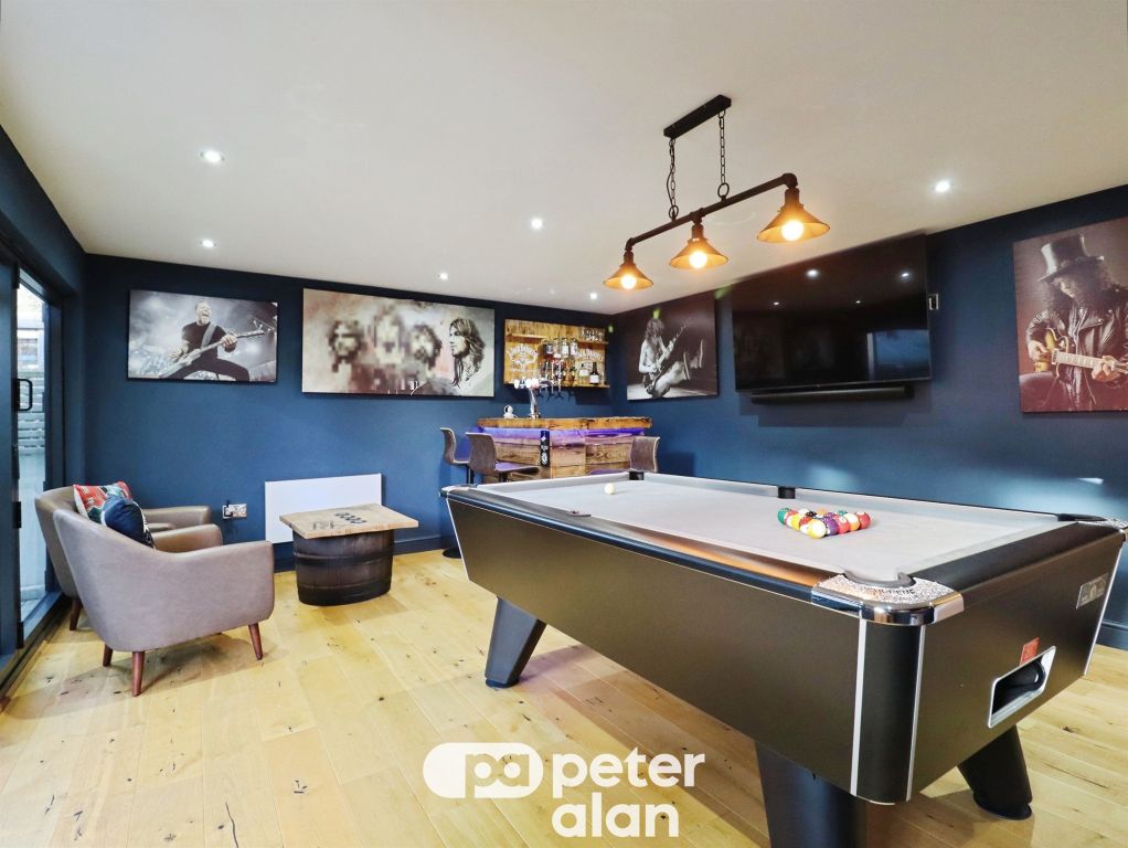 Property photo 2 of 27