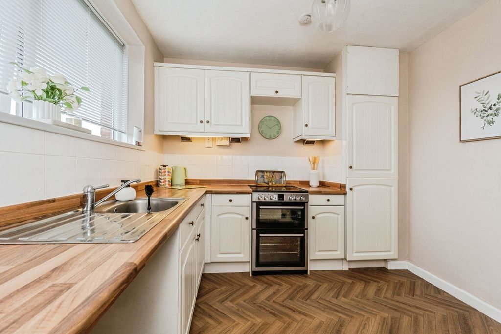 Property photo 2 of 12 Pbox-Img.Jpg