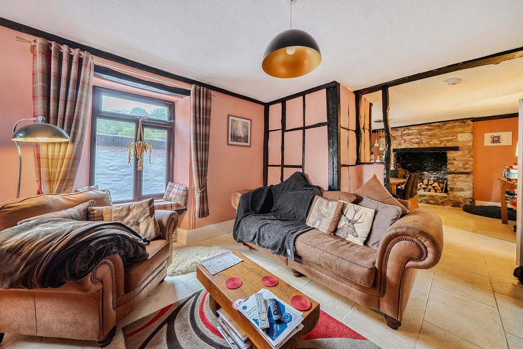Property photo 1 of 14 Living Room