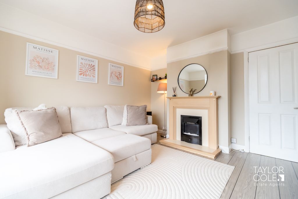 Property photo 2 of 26