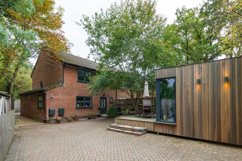 Property photo 1 of 30