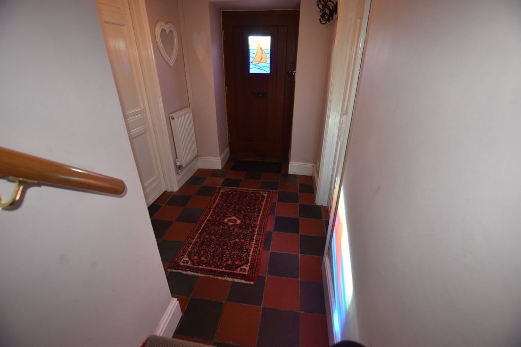Property photo 2 of 21