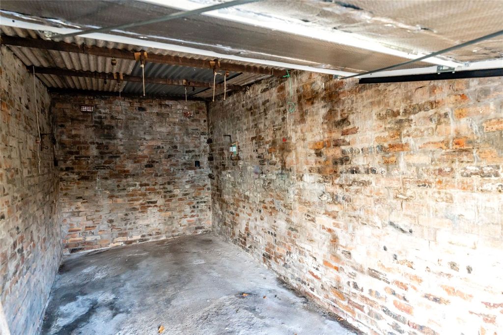 Property photo 3 of 3 Picture 3