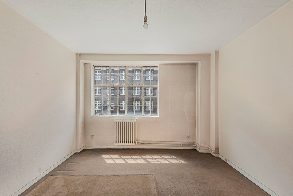 Property photo 2 of 15 Studio