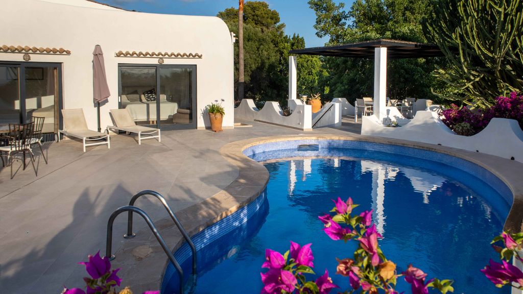 Property photo 3 of 27 81750 Small.Jpg