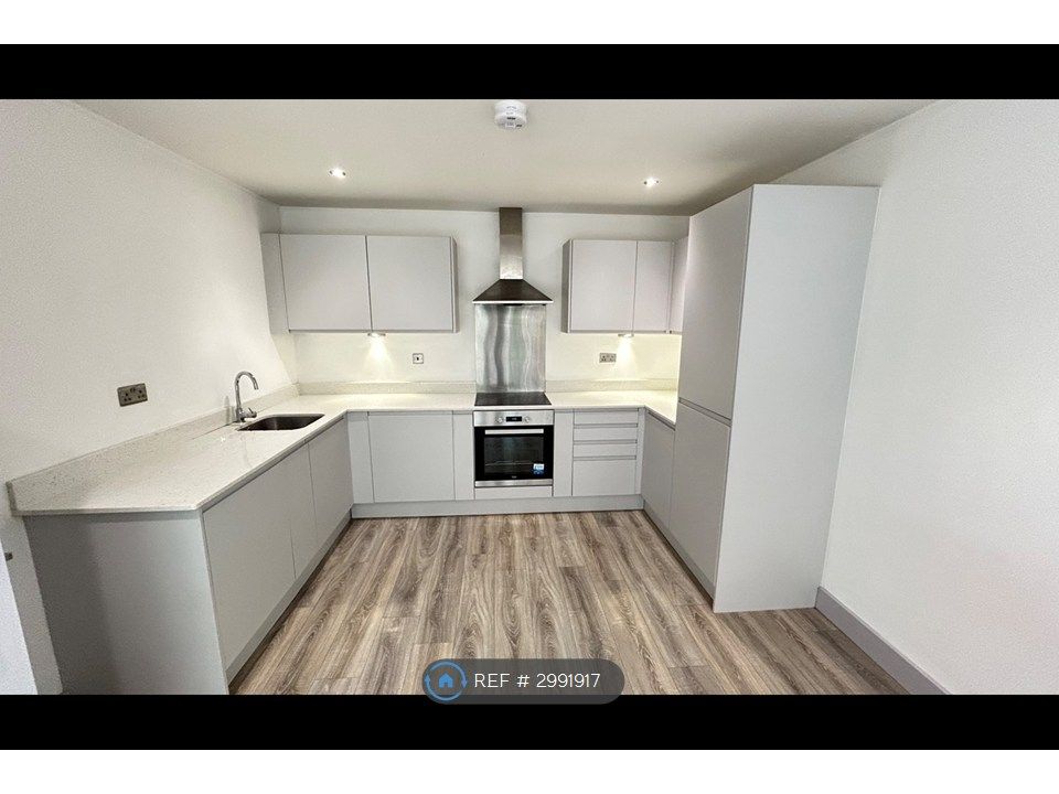 Property photo 3 of 18 Kitchen