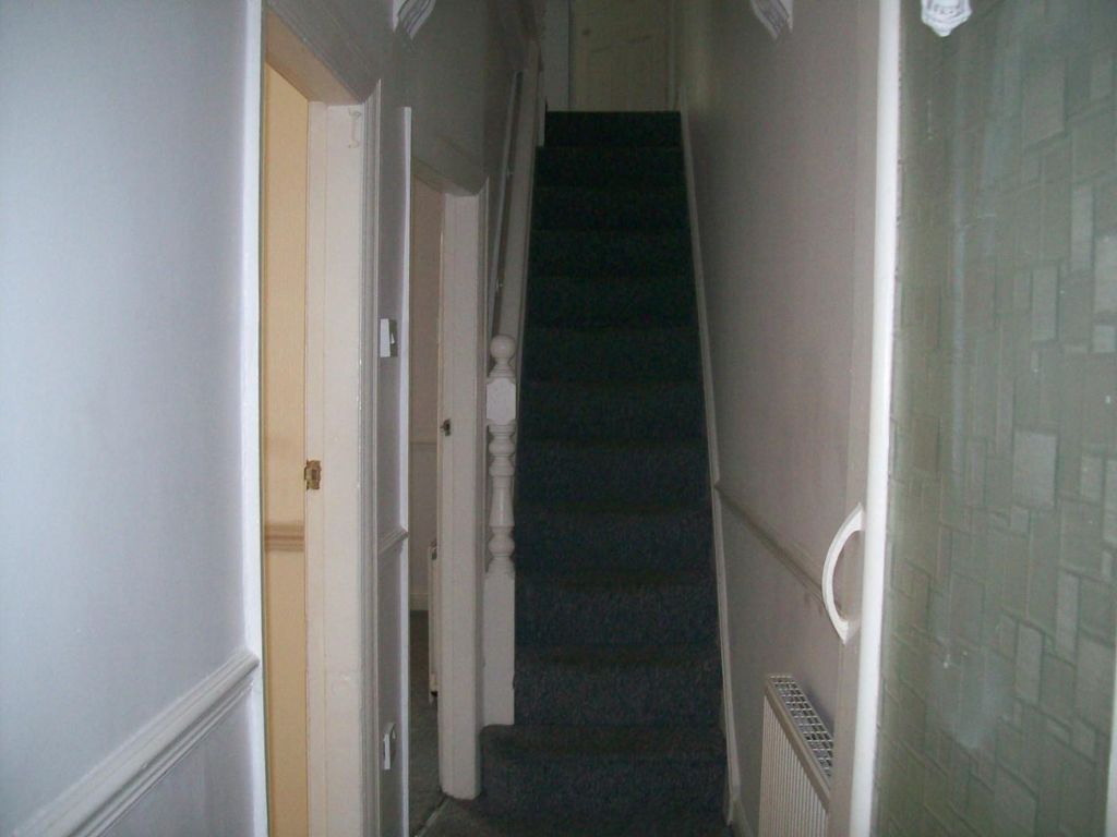 Property photo 3 of 22 Hall 2.Jpg