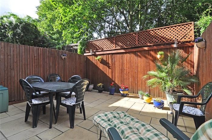 Property photo 3 of 11 Barnfield Place.Jpg