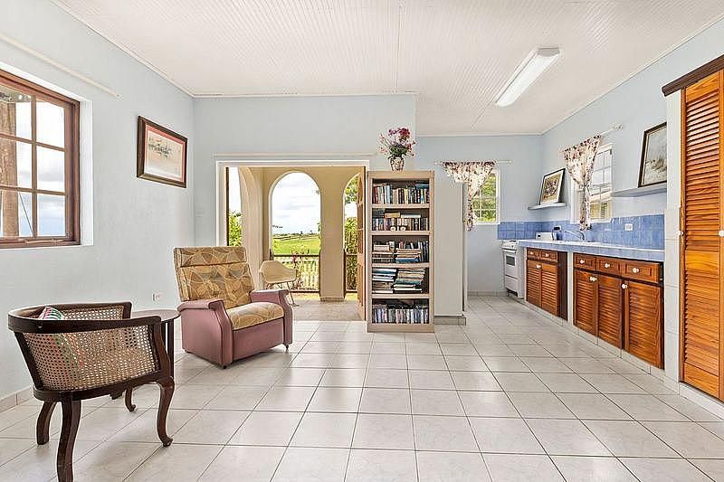 Property photo 3 of 13