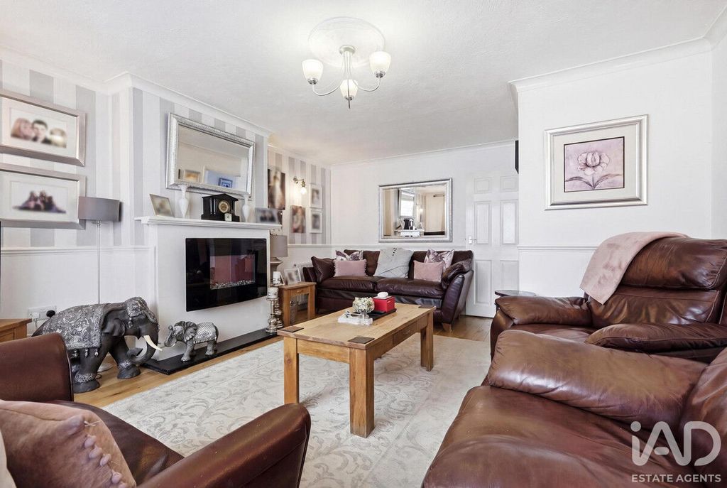 Property photo 2 of 22