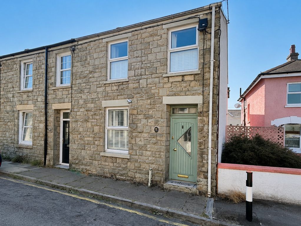 Property photo 1 of 18