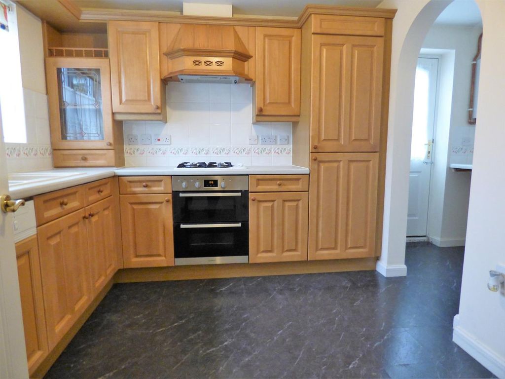 Property photo 2 of 21