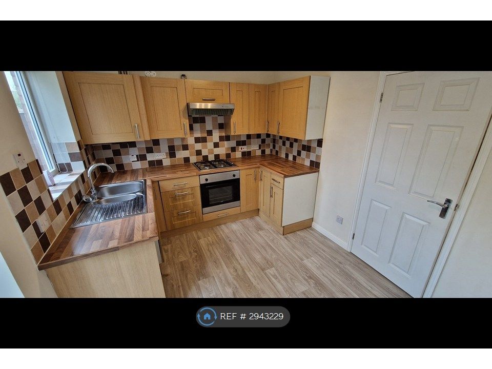 Property photo 2 of 9 Kitchen