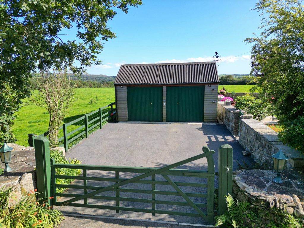 Property photo 2 of 21 Picture No. 25