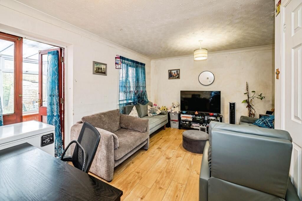 Property photo 3 of 9