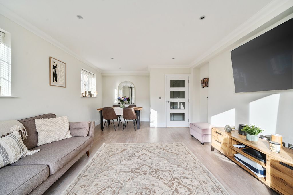 Property photo 3 of 14 1399955-7-6973c3d...