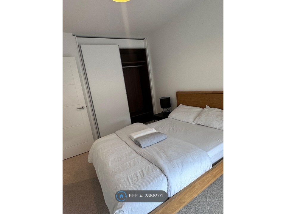 Property photo 1 of 9 Bedroom