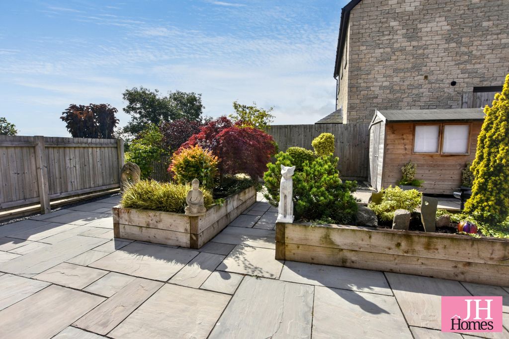 Property photo 2 of 25