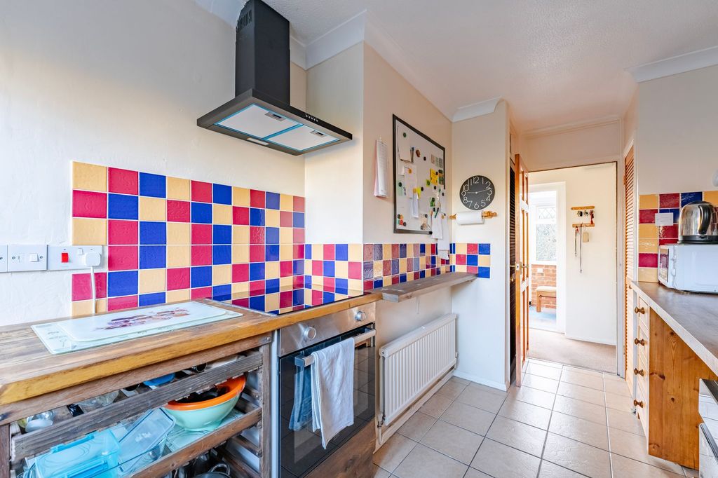 Property photo 2 of 20