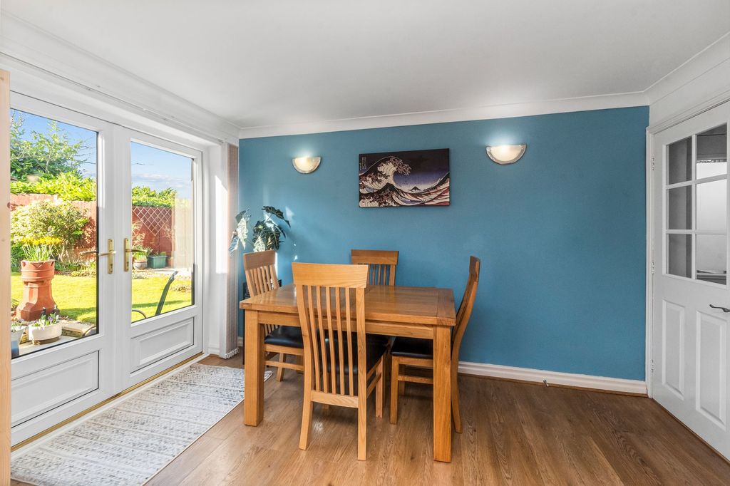 Property photo 3 of 40