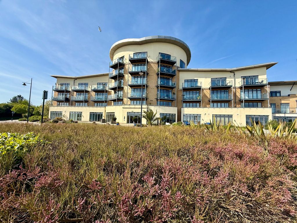 Property photo 2 of 37