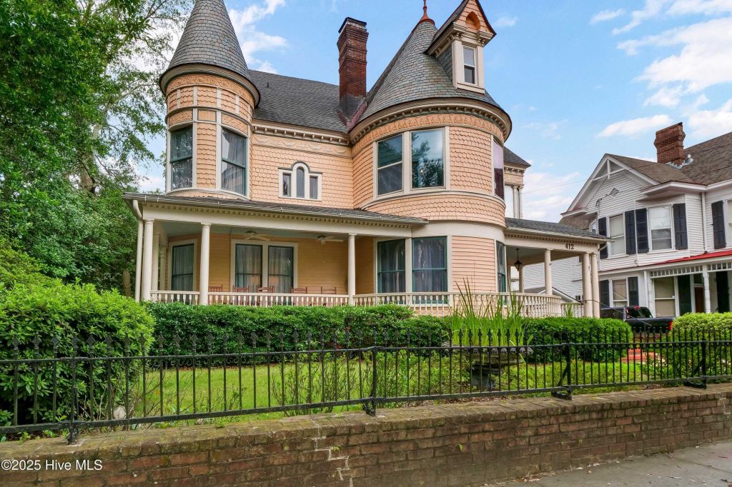 Property photo 1 of 27