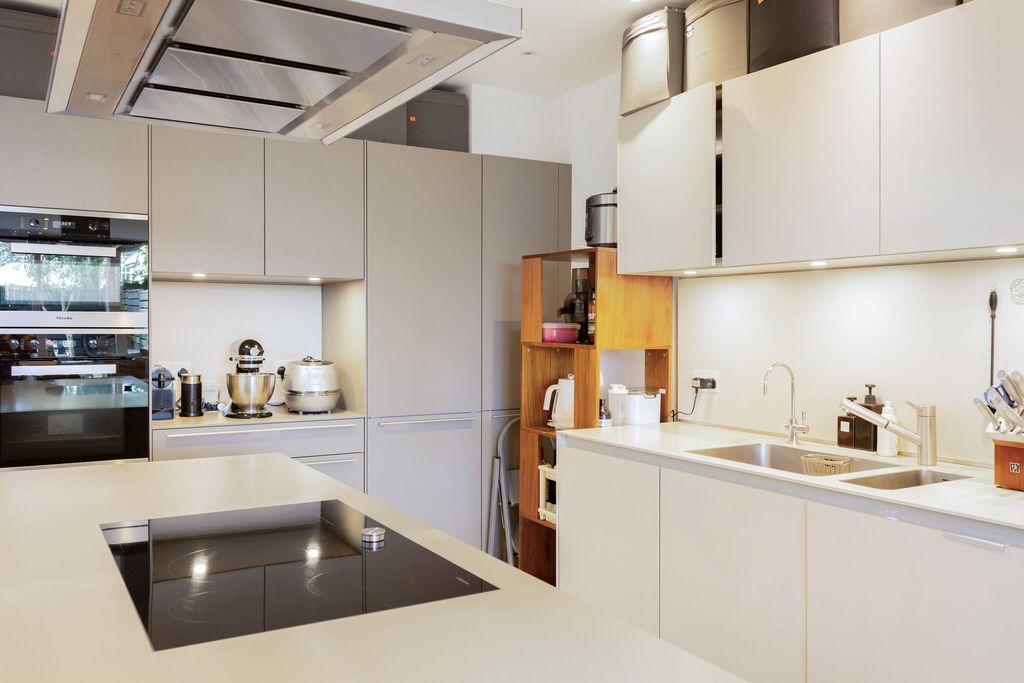 Property photo 2 of 22