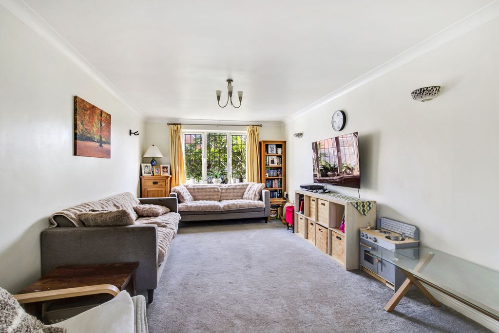 Property photo 3 of 25