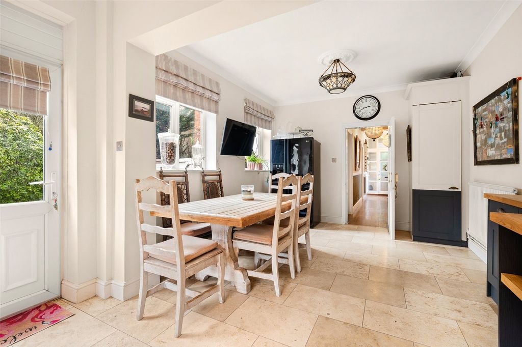 Property photo 3 of 16 Picture No. 10